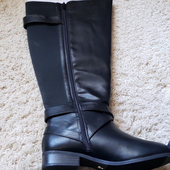 Boots - Picture 5 of 7